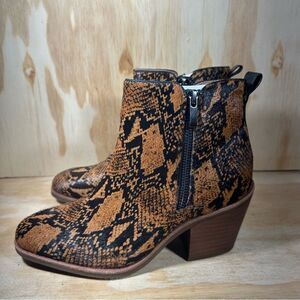 Sofft Cow Hair Ankle Boots Women’s Size 7.5